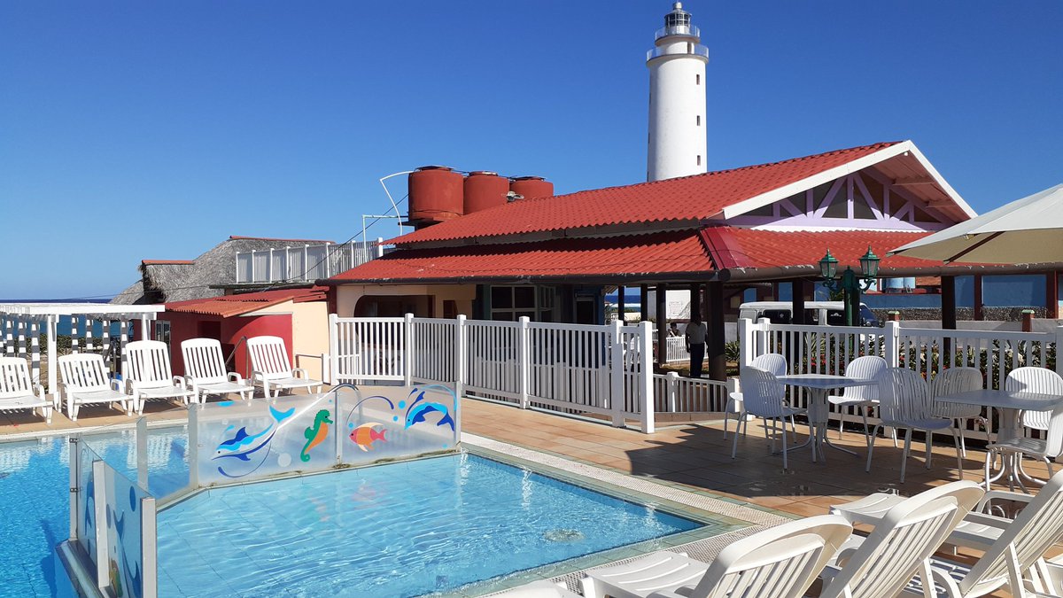 islazulgtmo's tweet photo. Ven y pasa un buen fin de semana en #VillaMaisi con una playa #calida #piscina y las mejores vistas de todo el Oriente de #Cuba #Islazul siempre a tu lado https://t.co/eiAkvUyoPO
