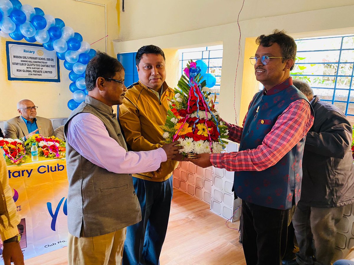 nanaveenagarwal's tweet photo. @RotaryYuvis Date :- 20-01-2024 
Place :- Srirampore 
Venue :- Mission Girls Primary School 

Today our club had done a more excellent work by renovating this Asia’s oldest Missionary school with the help of of CSR partner RSH GLOBAL LTD by investing more than 25 lacs . https://t.co/Bcf1mvusNu