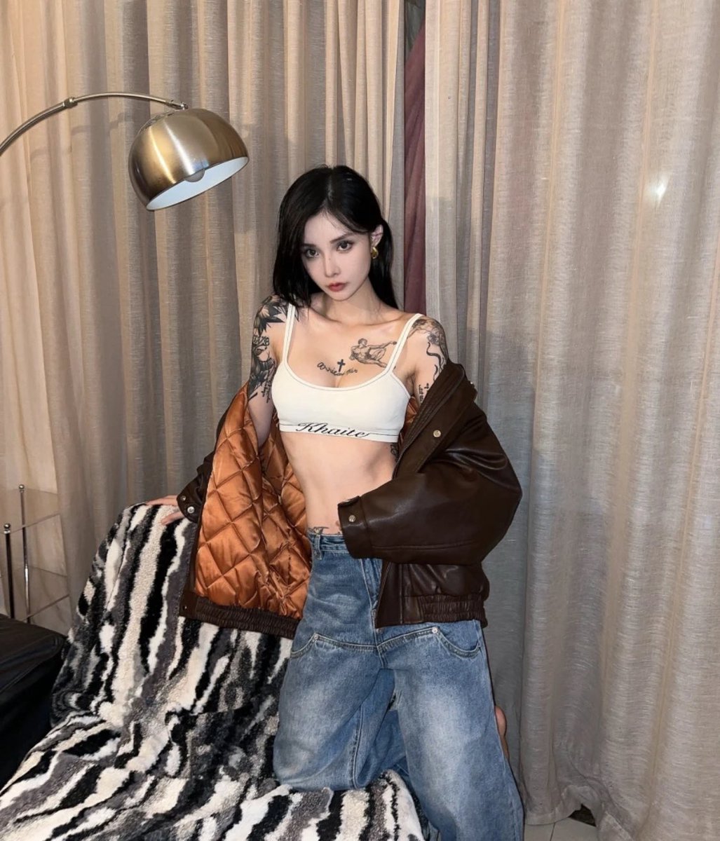 OOTD
外套+黑色衬衣：midupdate
👟：LIIIILI
黑色内搭：smfk https://t.co/WyH5ll8PpP