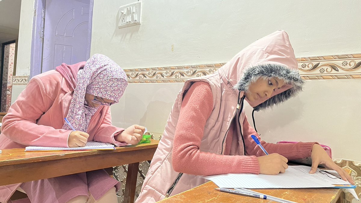 AkbarClasses's tweet image. Third Science test in the CBSE Class 10 Test Series at AKBAR CLASSES! 🚀🔬 

Putting in the work for success! 💪📚 

#CBSEClass10 #ScienceTest #AkbarClasses