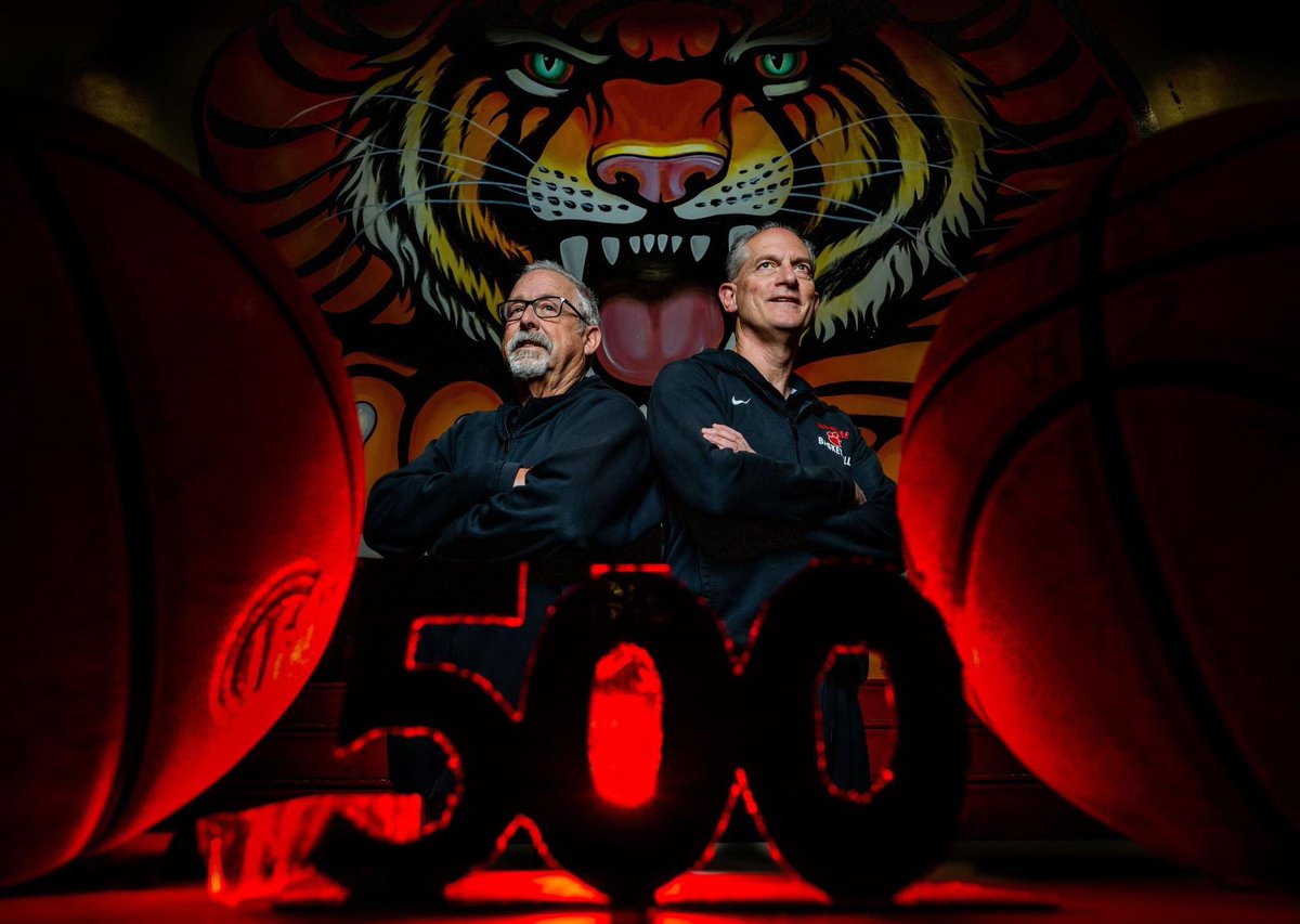 CallMeEPJ's tweet photo. Elsinore boys basketball coaches Pete Rettinger and Rick Wolter join the 500-win club as the Tigers beat Santa Fe today.

Working on a story about the coaching duo that will run in print Tuesday. 

📷 by @Fotogodterry https://t.co/YqfPOpB4sl