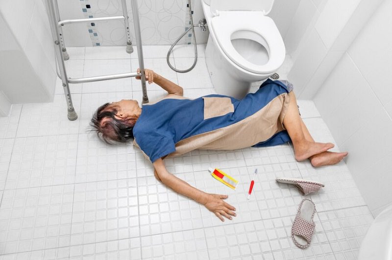 valiisaa's tweet photo. Pernah mendengar orang yg meninggal karena jatuh di kamar mandi?

Kemungkinan orang yang jatuh di kamar mandi atau terpeleset dan meninggal karena Perdarahan Otak

- utas - https://t.co/gZ006IkYav