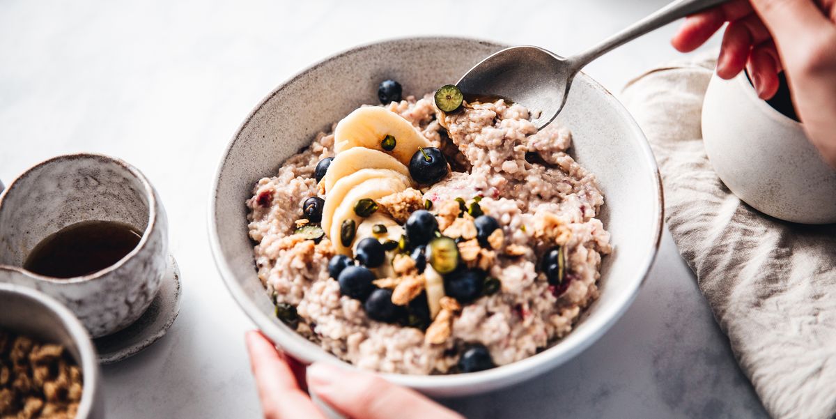 If your New Years Resolution was for healthier eating habits, you'll want to start with a healthy and filling breakfast! Check out these 13 healthy breakfast foods that will keep you full and energized! #HealthyLiving #healthyfoods #breakfast zurl.co/Kd2m