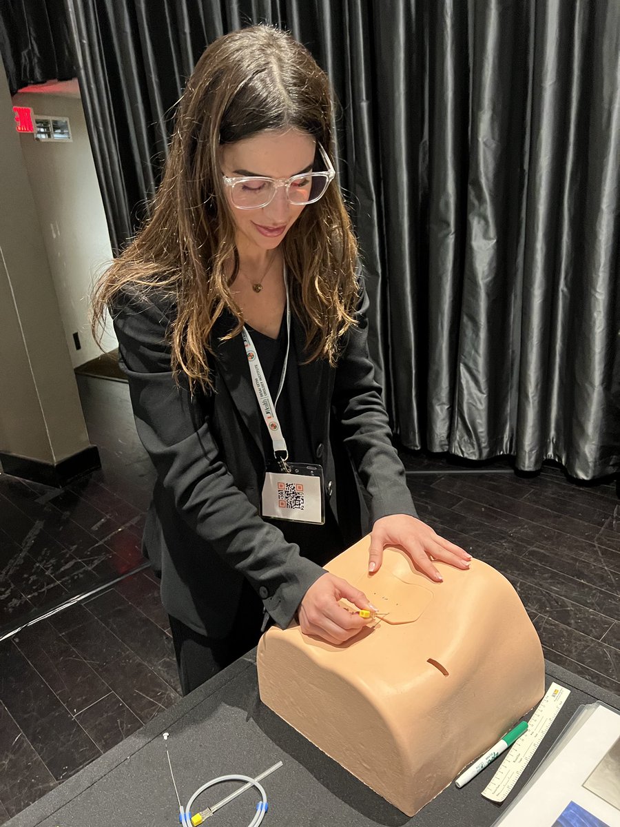 MedStudentAdele's tweet photo. Had a fantastic experience at @dsui_miami_uro On The Beach! Grateful for the wealth of knowledge shared by experts. Even tried my hand at sacral neuromodulator implantation! https://t.co/F5QqjszJyb