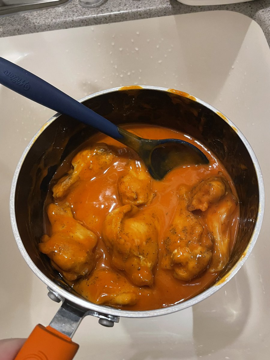 CrispyAndSaucy's tweet photo. Seasoning: EVOO/S/P/GP
Cooked: 13 x2, Sauced +4 at 400
Sauces: Buffalo Dill Pickle &amp; Sweet Heat Cajun (All Double-dipped)
Clucks: 8/10… (1/2) https://t.co/VlRMFbnSC6