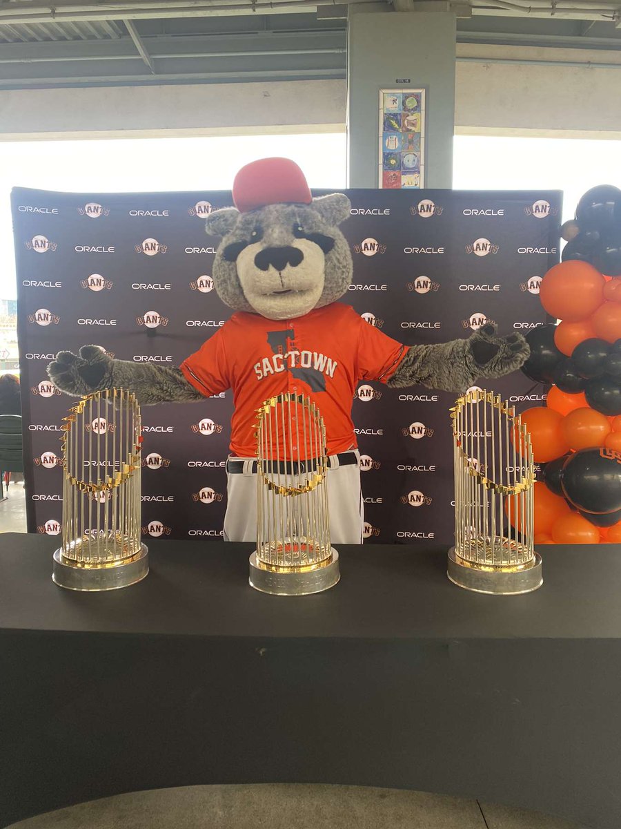 Dinger tweet media