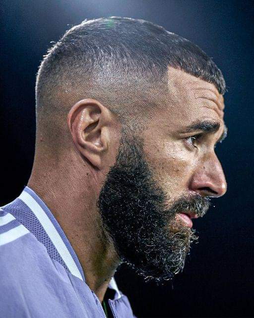CONGHNQTI's tweet photo. 🗣️Karim Benzema: “Tôi muốn đến một đội bóng hàng đầu của giải đấu hàng đầu không chỉ để chơi bóng mà còn cho một dự án và quy trình thể thao khổng lồ, khổng lồ. Arsenal là câu lạc bộ thứ hai mà tôi yêu thích và người hâm mộ ở đó rất tuyệt vời.” https://t.co/cLOVnRkMWF