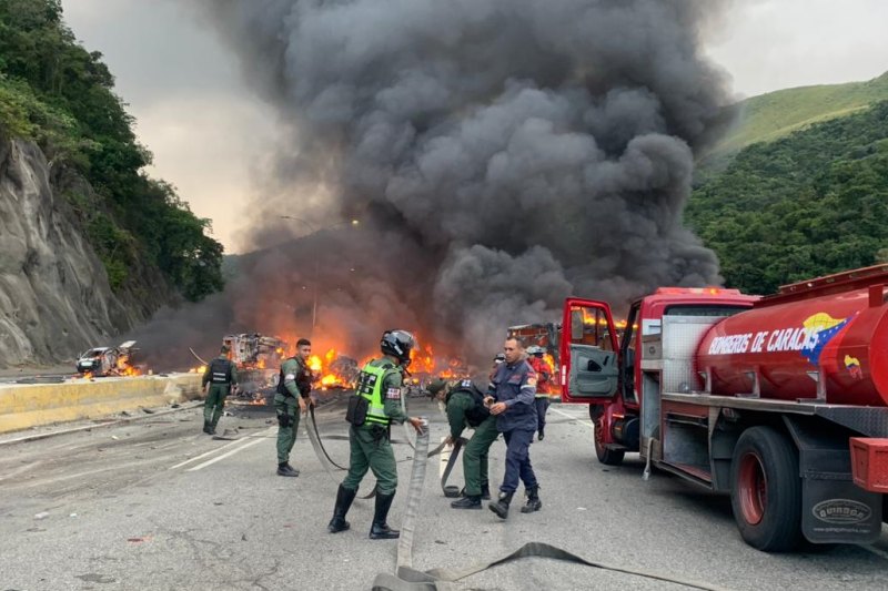 aurisanchez55's tweet photo. Los jerarcas de la dictadura andan lloriqueando por la muerte de Piedad una guerrillera, secuestradora, narco, y corrupta, pero cuando sucedió el accidente en la GMA donde murieron más de 27 venezolanos, familias completas, no ofrecieron 1 min de silencio menos 1 día de duelo🤬 https://t.co/qDQiIsmM4c