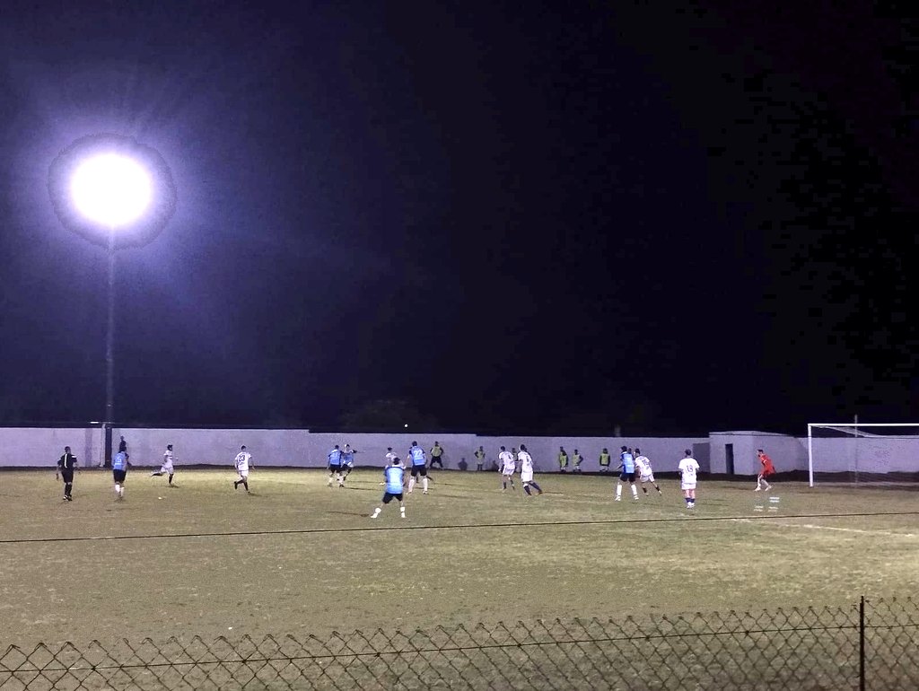 ALACANCHA2's tweet photo. COPA DE SELECCIONES| Finalizó el primer tiempo en Santa Clara. Sobre la hora convirtió el segundo gol para la visita el jugador Emiliano Bonilla. Se va al descanso ganando 2a0 Lavalleja y el representativo de Cerro Chato juega con 10 futbolistas por la expulsión de Damián Fonseca https://t.co/n9wVTTXItV