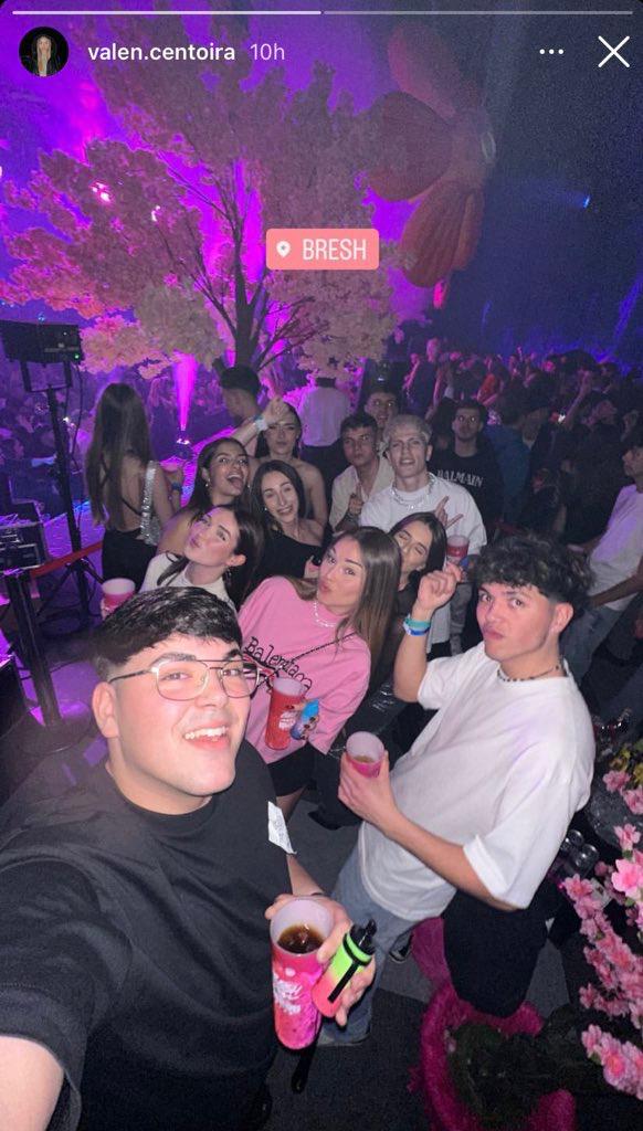 easytissue's tweet image. los rumores de que garnacho le era infiel a su novia embarazada desde el año pasado al final eran CIERTOS, y ahora hasta salió de joda con la amante y lo subió a su historia mientras la novia se quedó cuidando al bebé. futbolista tenía que ser