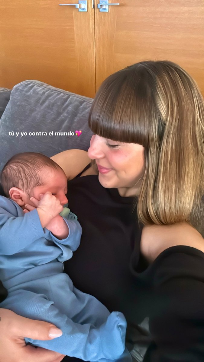 easytissue's tweet image. los rumores de que garnacho le era infiel a su novia embarazada desde el año pasado al final eran CIERTOS, y ahora hasta salió de joda con la amante y lo subió a su historia mientras la novia se quedó cuidando al bebé. futbolista tenía que ser