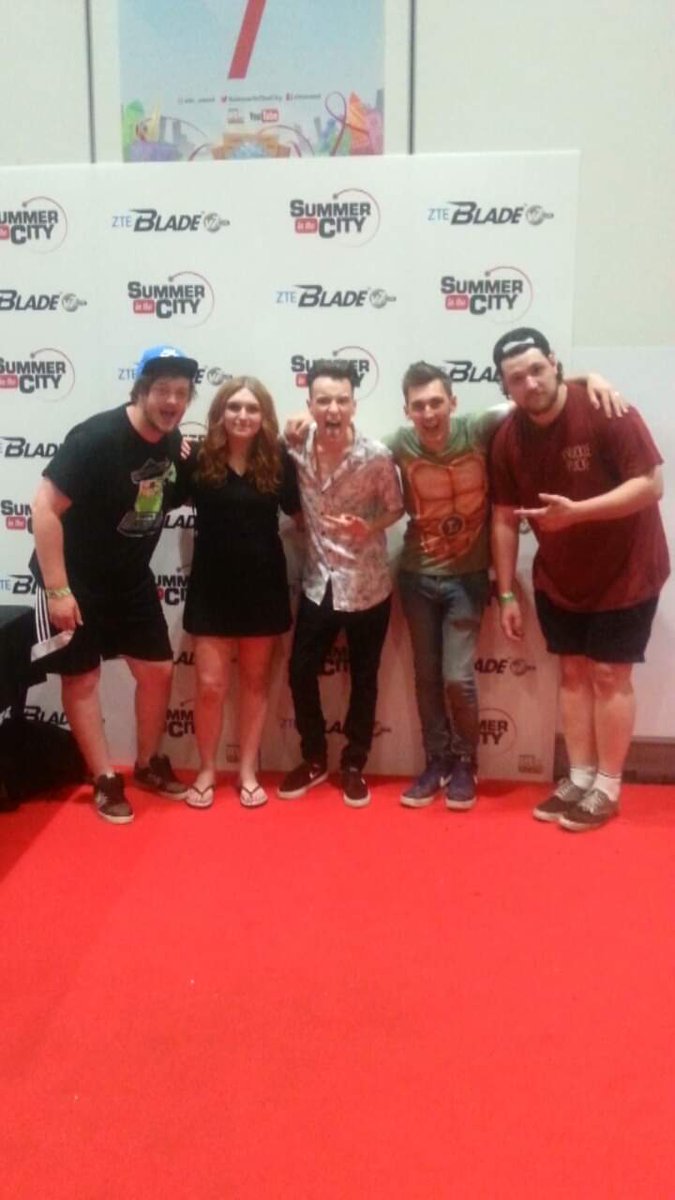 JennyG97's tweet photo. So sad 😞 I met him and the rest of DWMC in 2016. Such a nice dude https://t.co/Zacu48V8gB
