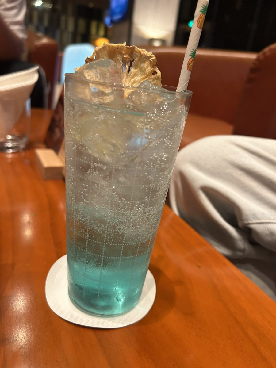 你好，来一位配酒服务