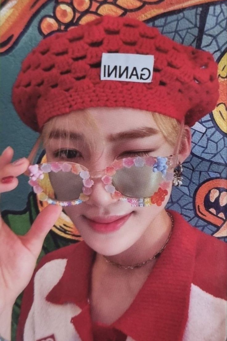 sinomashicart's tweet image. ꒰ wtb | wtt | lfs | lft ph ꒱
pls help rt ! &amp;gt;&amp;lt;

— chanhee lip gloss holiday pc
— pauwiin niyo sha sakin pLS PLSSSS 😔🙏🏻
— can trade for juyeon / kevin holiday ver. pcs !
— left: want ; right: have

t. the boyz album photocard poca phantasy pt. 1 new choi lee moon tbz