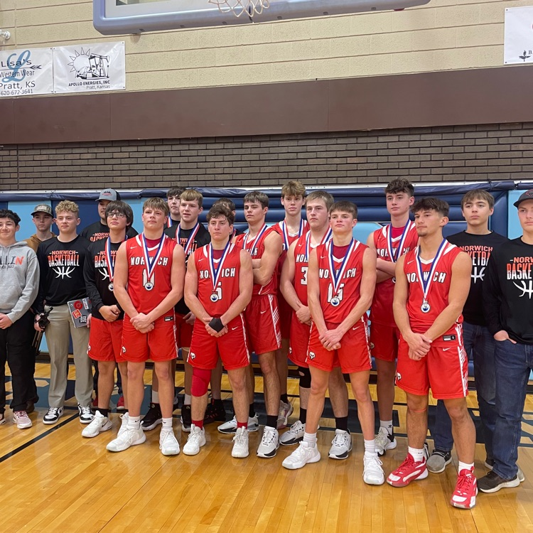 usd331norwich's tweet photo. A hard fought game brings home 3rd place at the 54 Classic! Good job Eagles! 🦅 🥉 https://t.co/MtmB5fJXeH