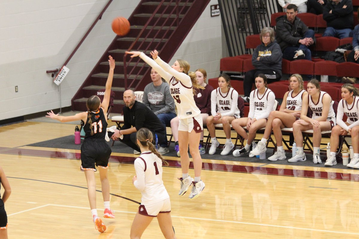 OSAGE BASKETBALL 🏀 

Osage Girls Basketball Invitational -

3rd Place Final:
4 Osage 67
3 Richland 36

Sophomore G Lorelai Hunziker 19, Junior SG Elizabeth Yoder 14, Senior C Lauren Bartlett 12

<a href="/SOTOsports/">School of the Osage - Sports and Activities</a> <a href="/IndiansOsage/">Osage Indians Basketball</a> 
#Mopreps #Hoops