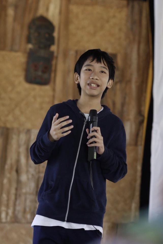 "ถ้านักเรียนไม่ได้มีโอกาสร่วมออกแบบการเรียนรู้ของตนเอง
นักเรียนก็จะเป็นได้แค่นักเลียน"

แดนไท (ลูกชาย) พูดไว้ในงาน #มหาลัยเถื่อนปี4 เมื่อ 7 ปีก่อน

ตอนนั้น แดนไทกำลังจะจบชั้น ป. 6 และแดนไทไม่ต้องการเรียนต่อในระบบโรงเรียน  แดนไทต้องการเรียนรู้ด้วยตนเอง แต่พ่อแม่กังวลใจ