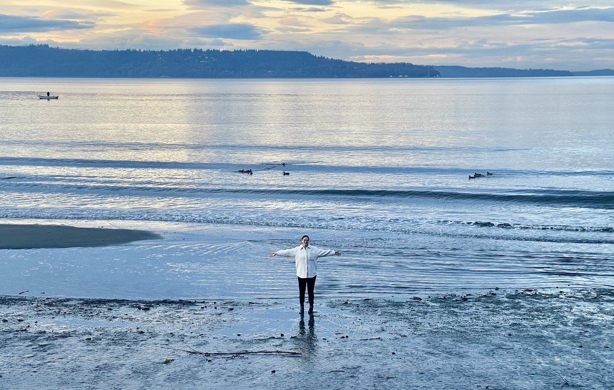 Staying local this weekend means long walks on the beach and appreciating all that nature has to offer.

We’re grateful to live a stones throw away from this gorgeous backdrop!

#washington #pugetsound