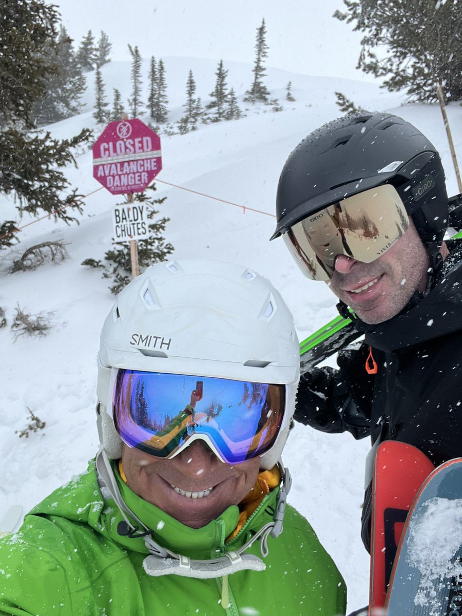 willholt's tweet photo. Couloir skiing https://t.co/Qbt5SXSIzI