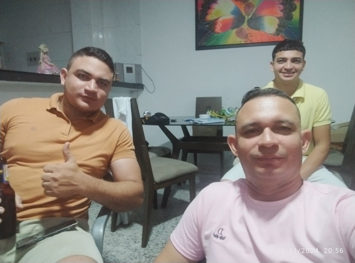 monchonacho2012's tweet photo. Mis hijos mis muchachos los amo mucho. https://t.co/4hLn0af2Lu