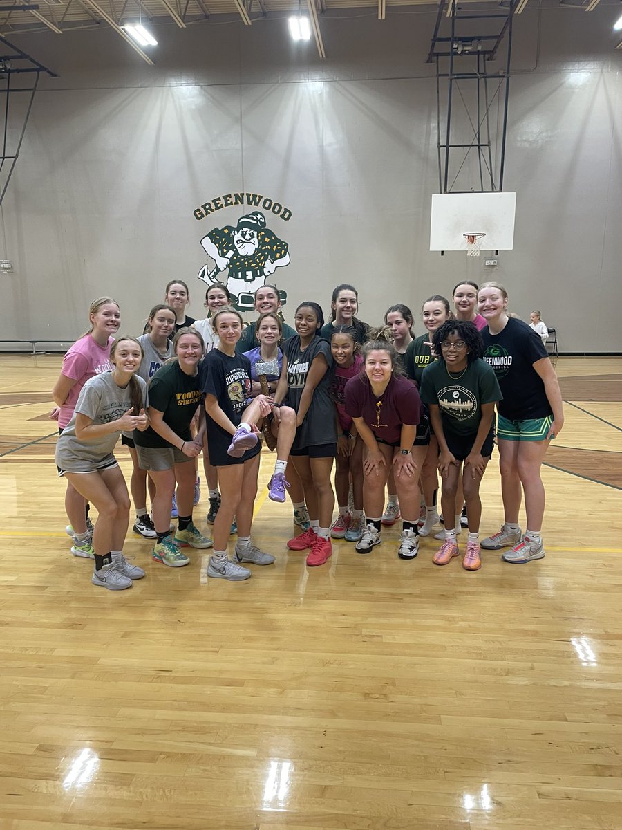 GWladyWoodmenbball tweet media