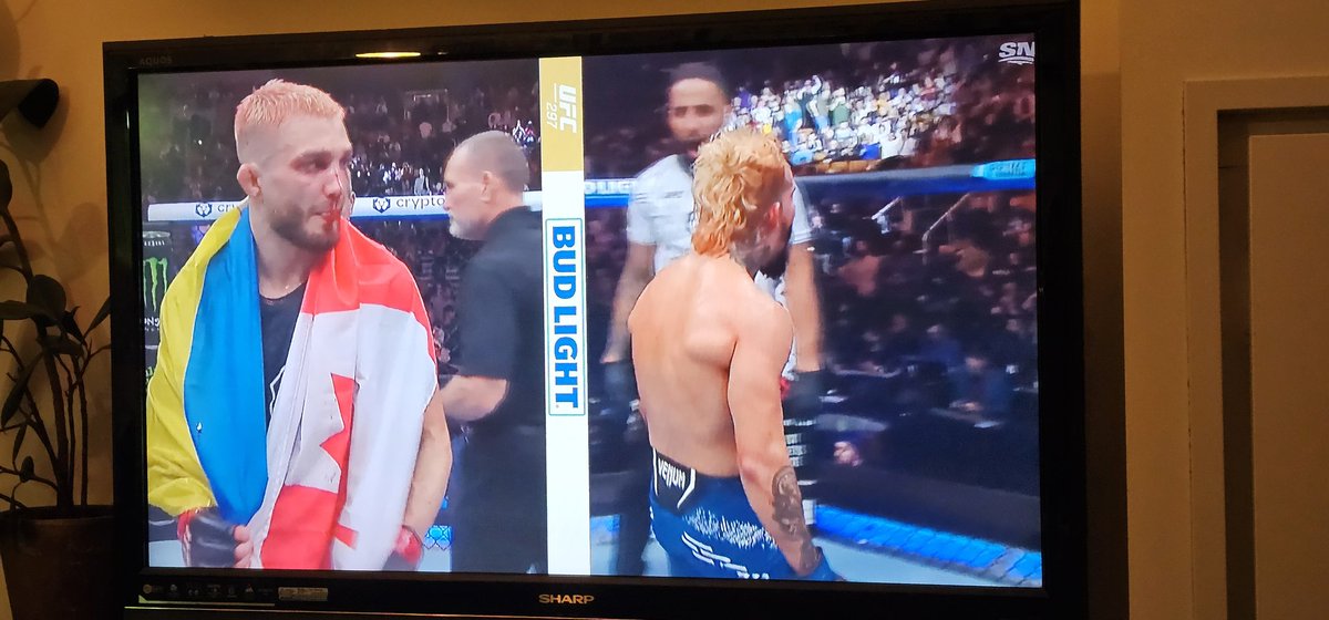 mark_collins09's tweet photo. Robbery. Absolute robbery. 

Sidey should have had that. Full octagon control the whole time. 

#UFC297 https://t.co/CNId1PKK4c