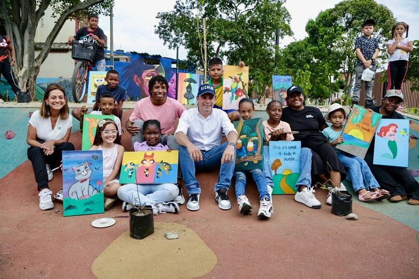lhihe's tweet photo. Abrazamos el poder transformador de la cultura y reconocemos el potencial de nuestra diversidad para avanzar hacia la cohesión social y el desarrollo económico de #Cali. Por eso, quiero comentarles un poco de lo que fue nuestro día 👇🏼 https://t.co/iCl4tvI8AE