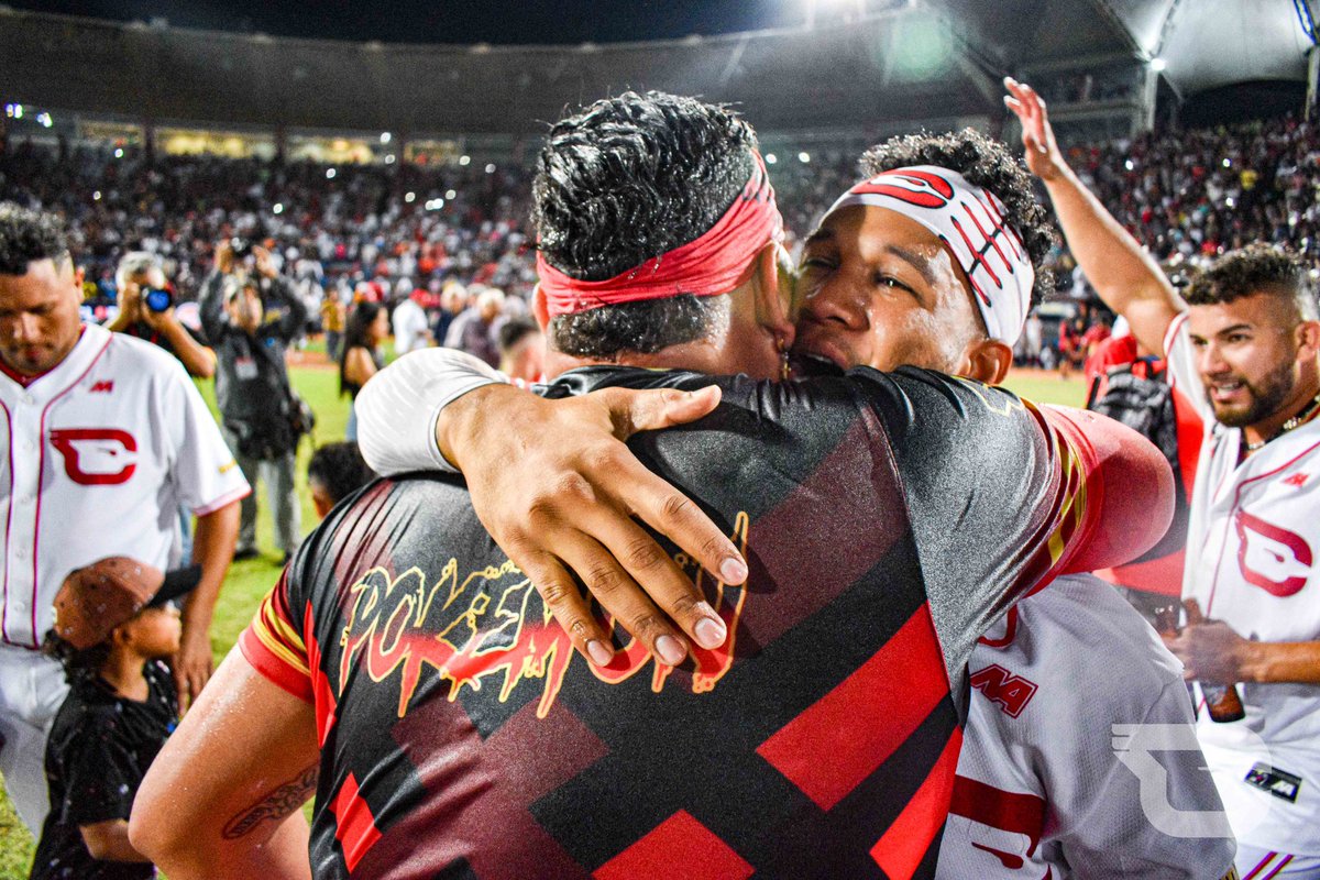 CardenalesDice's tweet photo. Postales de una clasificación A LA GRAN FINAL 🤩

#SomosUno🆑 https://t.co/T3cXq7L2Ew
