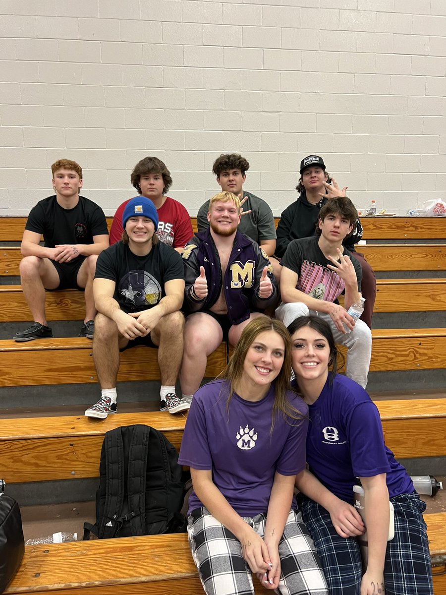 Great job to the MHS Powerlifters that competed at the oak ridge invitational today!
2-1st place medals
2-2nd place medals 
2-3rd place medals 
Great job!