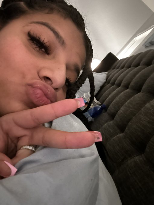 hiii https://t.co/Lw6BhqGfiF