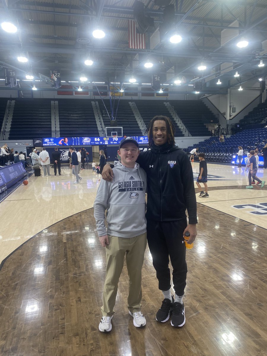 LarzBar's tweet photo. From @HHSHuskyHoops to the GSUs of the Sun Belt, always great to see my guy @lucastaylor023 the last 2 weekends! https://t.co/MIEAb1HwLz
