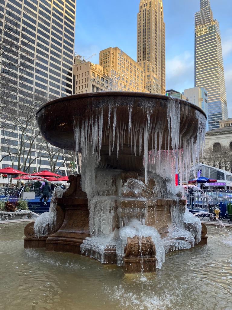 Antetomaso's tweet photo. @KellyrKopp @bryantparknyc Wow..it looks like we were there at exactly the same time! https://t.co/iYqT8XJjJL