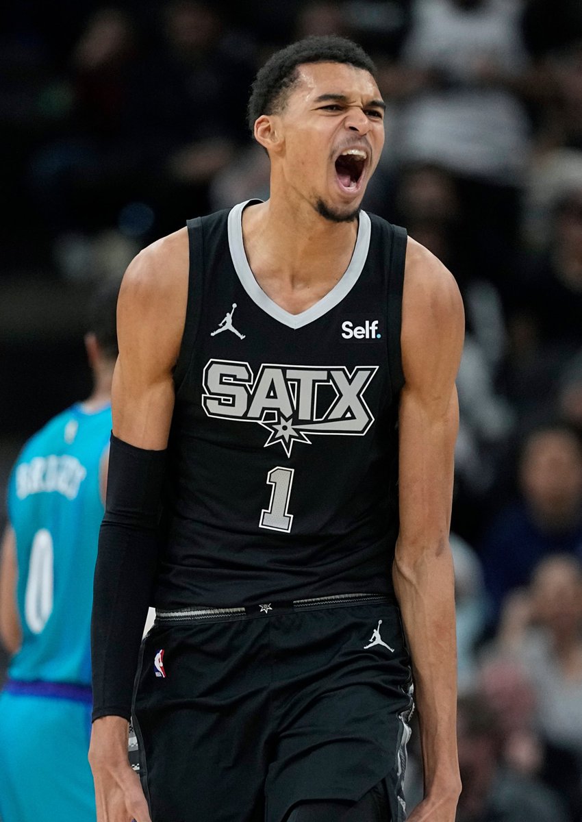 Victor Wembanyama over the last 10 games:

30 PTS, 6 REB, 6 AST, 7 BLK, 24 MIN
21 PTS, 7 REB, 3 AST, 1 BLK, 24 MIN
20 PTS, 7 REB, 1 AST, 4 BLK, 26 MIN
27 PTS, 9 REB, 1 AST, 5 BLK, 26 MIN
24 PTS, 10 REB, 3 AST, 5 BLK, 25 MIN
16 PTS, 12 REB, 10 AST, 21 MIN
26 PTS, 11 REB, 1 AST, 2