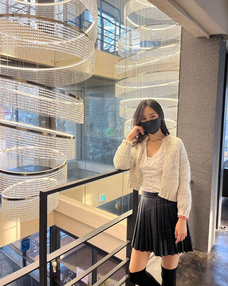 당신이 남과 다르다는 것은 좋은 것도 나쁜 것도 아니다. 다만, 있는 그대로의 모습을 보이겠다는 용기를 충분히 보여준 것 뿐이다.

- 알베르 카뮈