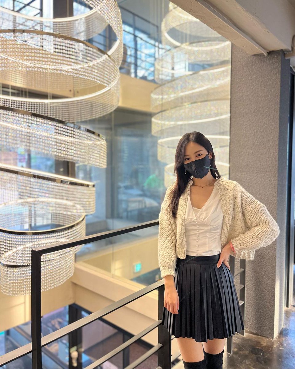 X에는 뭔가 현생과는 다른.. 나와 비슷한 사람들이 알음알음 모여있는 것 같아서 좋음.