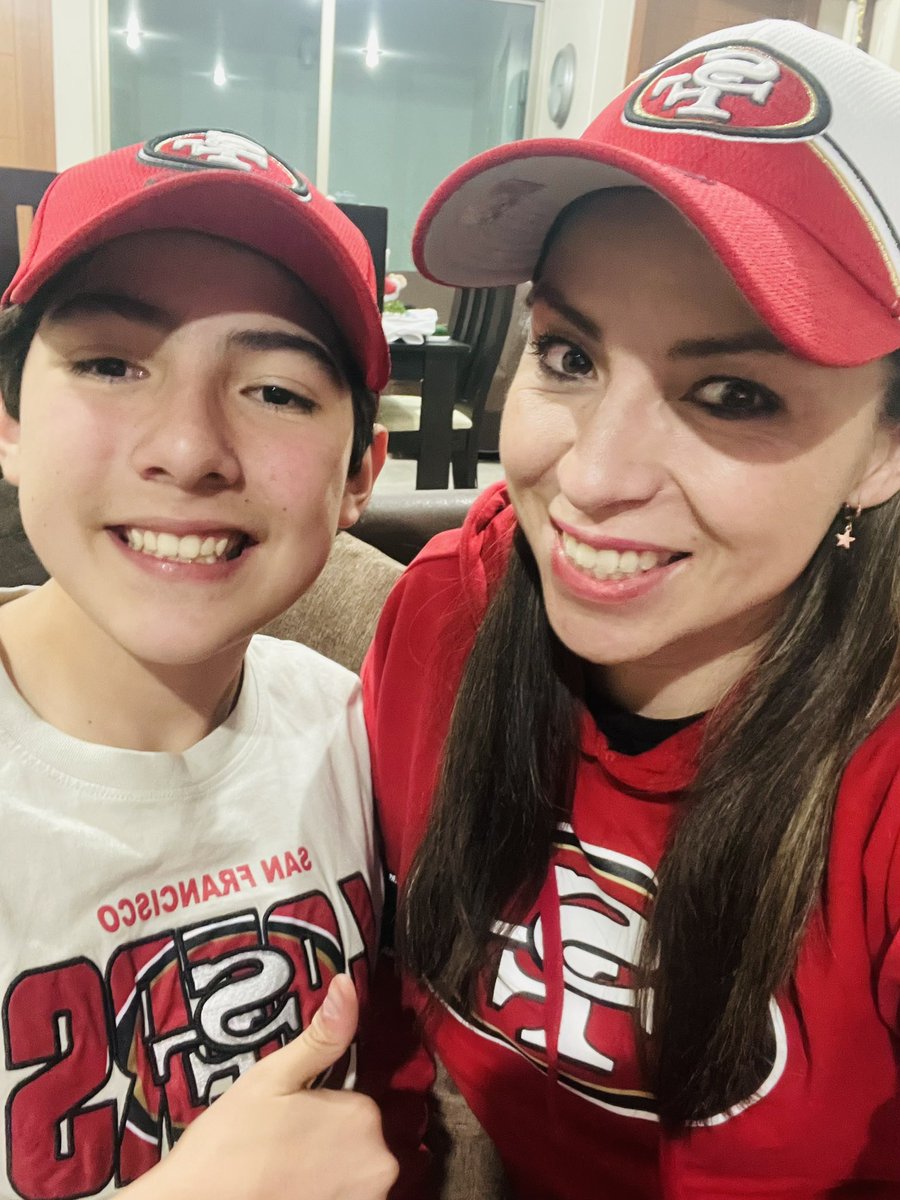 chiov84's tweet photo. Venga niners #tupasecompleto https://t.co/zcWYbDpru8