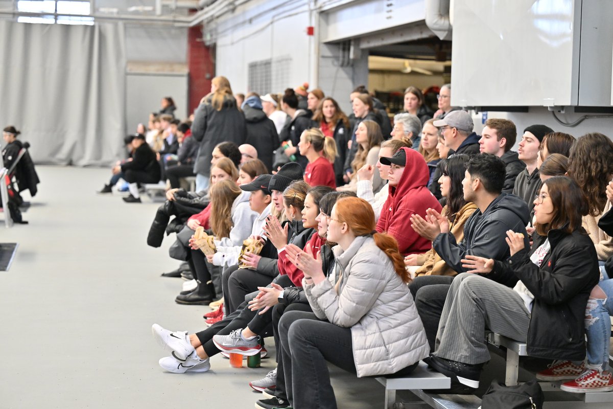 WSUCOUGARTENNIS's tweet photo. Thank you to all Cougar Tennis fans who showed up and supported us today. It is greatly appreciated and was a big part of our victory.

#GoCougs https://t.co/5hX83Fb0Vz