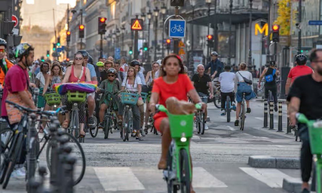 “A startling statistic emerged in Paris last month: during the morning and evening rush hours, on representative main thoroughfares crisscrossing the French capital, there are now more bicycles than cars – almost half as many again, in fact.”
theguardian.com/cities/2023/de…