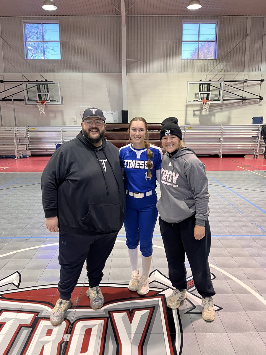 AvaHallows_2025's tweet photo. What a special day @TroyTrojansSB Thank you @e_newellcoach for sharing your goals and expectations for your program. I appreciate the feedback and loved getting to know the coaching staff #gotrojans #excellenceineverythingisexpected @FinesseHoverman @CollegeBDJocks https://t.co/dWt4au3tPL