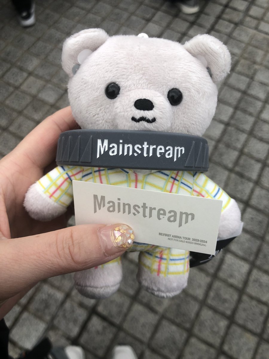 besty_omame's tweet photo. 昨日は真横からの参戦だった���だけど、気迫やエネルギー、想いは十分に伝わってきた。

城ホールは昨年初めて彼らに出会った思い出深い場所。一段階ギアをあげ空間を掌握していた姿はとっても頼もしかった。次はドームで会おうね。
#BF_Mainstream
#BEFIRST
#大阪城ホール https://t.co/jacl7GnGoB