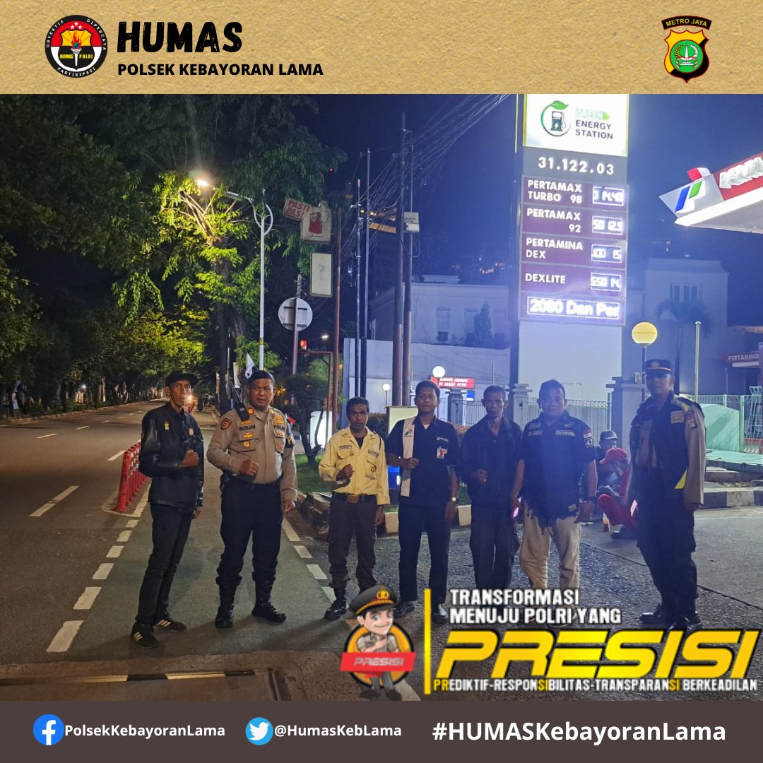 HumasKebLama's tweet photo. Patroli Kewilayahan pada malam hari dan Sambang Kamtibmas Oleh anggota patroli Polsek Kebayoran Lama, Memberikan Himbauan Kamtibmas dan Mensosialisasikan Call Center Polri 110.(Bebas Pulsa) https://t.co/2xMjOlx1MY