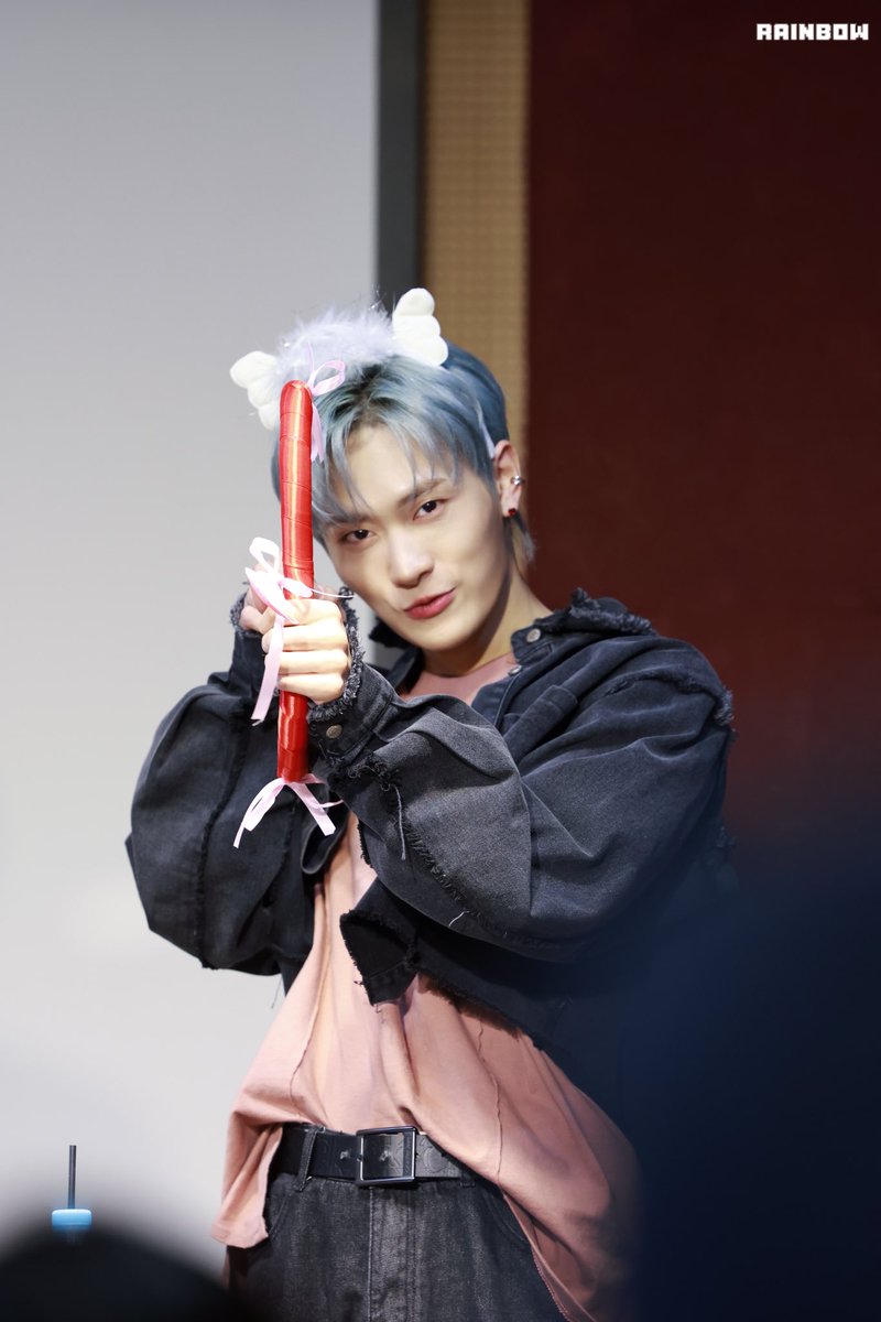 231119 제이제이뮤즈 팬싸
💗🏹️💗

#엔티엑스 #NTX
#형진 #백형진 #HyeongJin 
#白泂鎭 #ヒョンジン