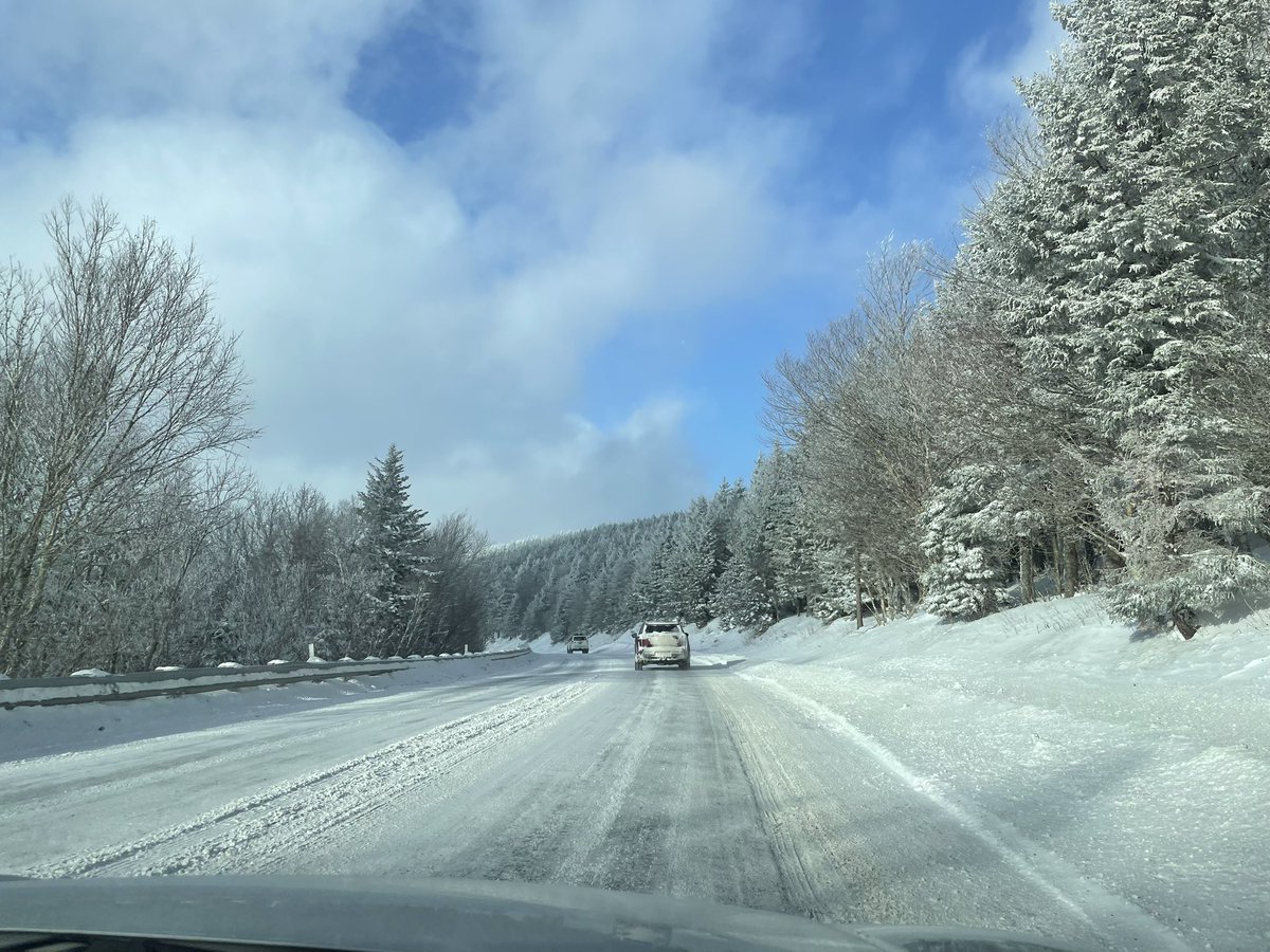 khangsweather's tweet photo. Found the good stuff at 4,848ft on the summit of Snowshoe, WV—feels like a west coast environment up here after receiving 11” of snow the past few days…along with -15F windchills. Haven’t seen a natural base this good in years @snowshoemtn  #WVwx https://t.co/RCG5YlUZb1