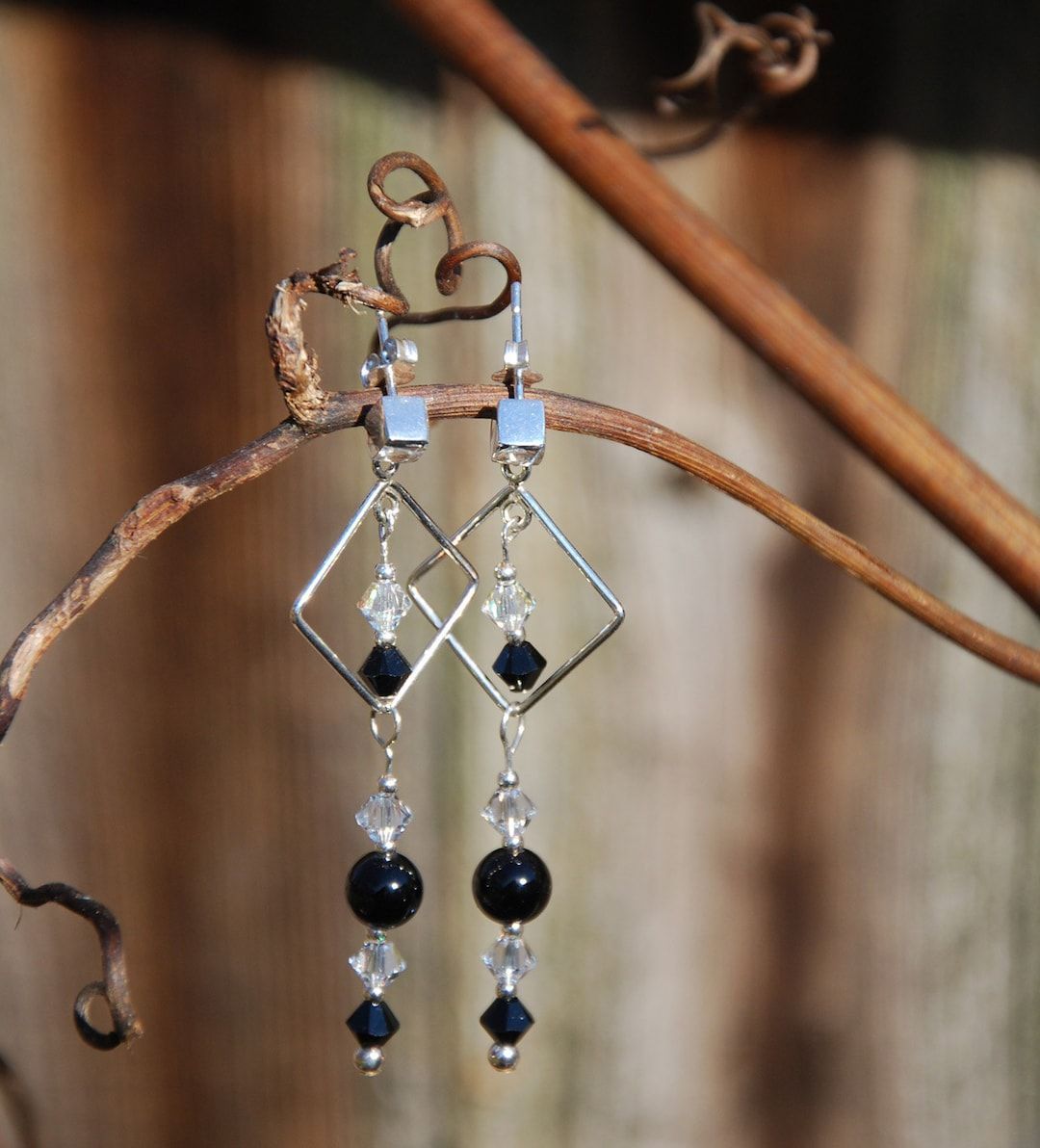 KarmaKittyJewel's tweet photo. #onyx #swarovski #handmadeearring #handmade #blackonyx #chandelier #etsymntt #etsysocial #etsyhandmade #etsyshop#etsyearrings #sterlingsilver #EtsySeller #etsystore #etsygifts #handmadejewelry https://t.co/xxBQUnXvKD https://t.co/yYVU7YpK8O