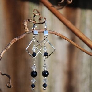 KarmaKittyJewel's tweet photo. #onyx #swarovski #handmadeearring #handmade #blackonyx #chandelier #etsymntt #etsysocial #etsyhandmade #etsyshop#etsyearrings #sterlingsilver #EtsySeller #etsystore #etsygifts #handmadejewelry https://t.co/xxBQUnXvKD https://t.co/yYVU7YpK8O
