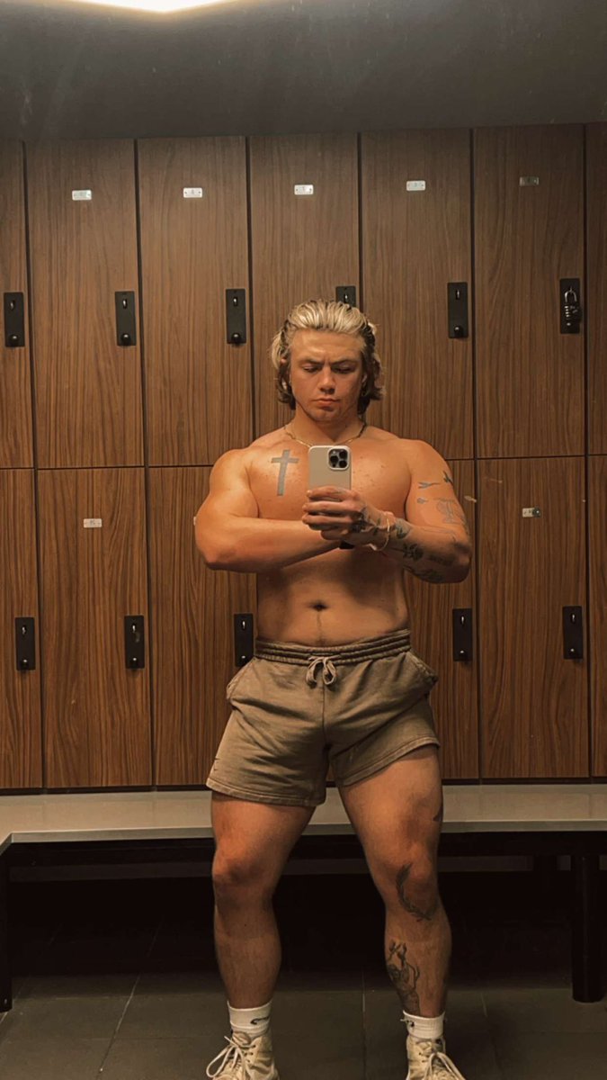 Cmuscle (20% off link in bio) @chriswilsonxxx - Twitter Profile | Sotwe