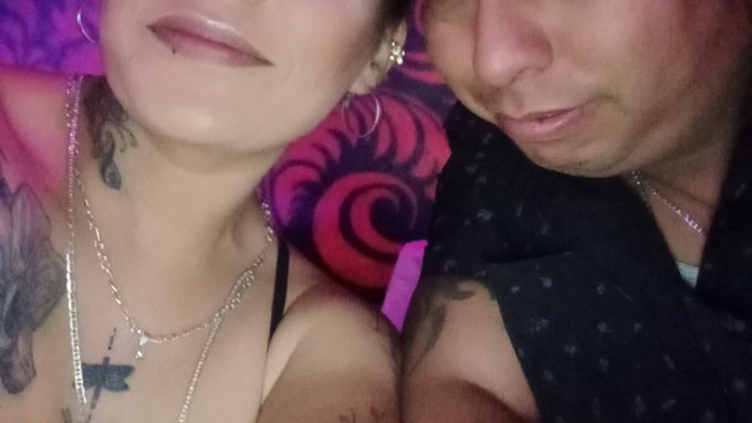 Kika Salvaje’s pics and videos