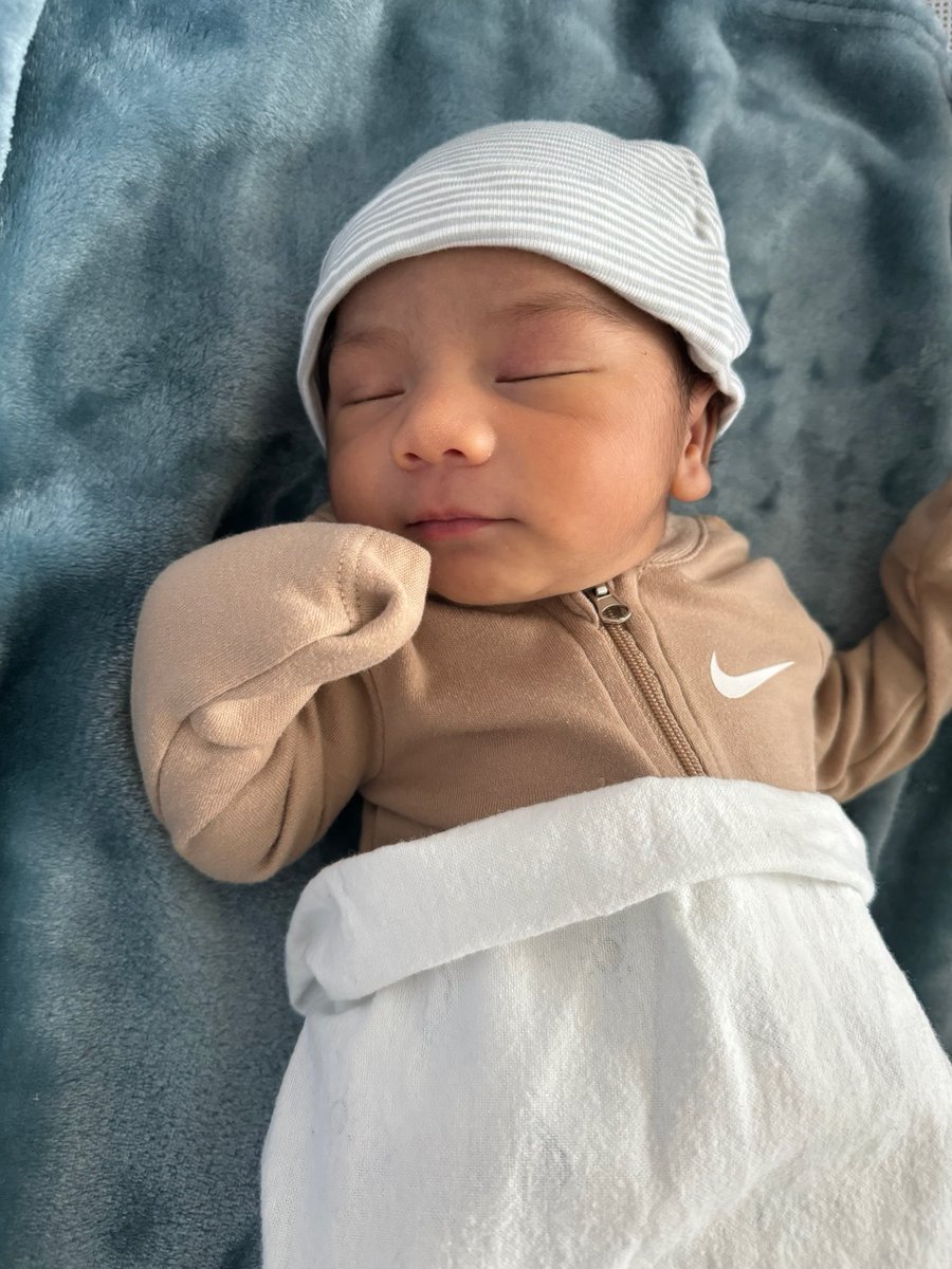 Officially a mommy and I’m obsessed! 🥹✨ Welcome to this world Enzo 🤍