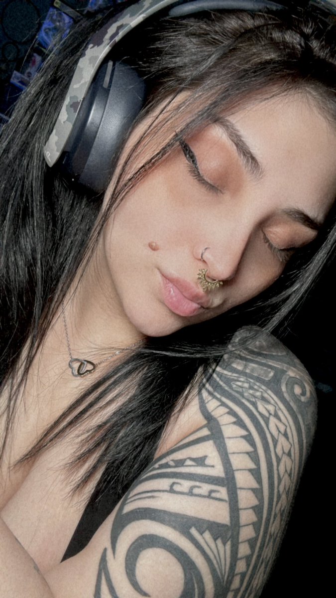 Live right now on twitch come hang  out with me &amp;  <a href="/Atarisgaming529/">Ataris_gaming529</a> babe is also live as well 

twitch.tv/demonangel094

#gamergirls  #FortniteChapter5  #Fortnite  #Fortnitezerobuild  #gaminglife  #twitchgirl  #twitchstreamer #GamingUniverse