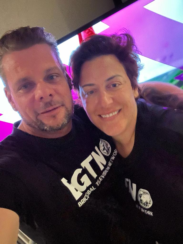 <a href="/PaulaSlier/">Paula Slier -BGTN</a> get in!! #Hulleweetniewatonsweetnie! #bgtvnetwork